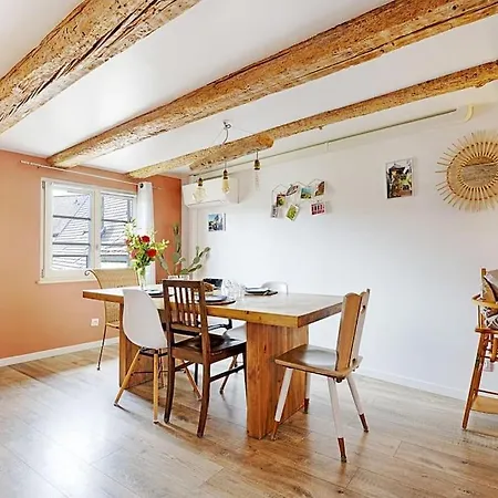 Bretzel Dans Maison Alsacienne, Eguisheim